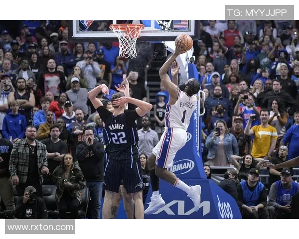 快船与勇士激战再续 新赛季对决引爆篮球激情